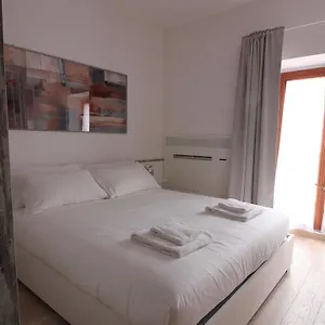 https://italianway-apartments-bligny-39-studio.italymilanhotels.net
